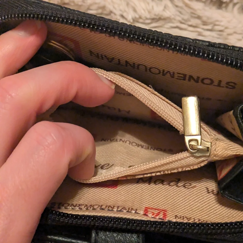 3/$15 Stone Mountain Floral Embossed Leather Wallet - EUC